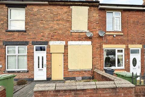 2 bed property, in Temple Road, £100,000