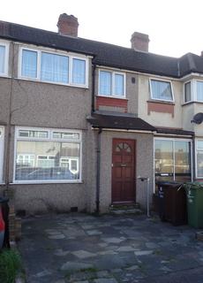 3 bed property, in Second Avenue, £355,000