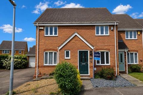 2 bed property, in Shortcroft, £275,000