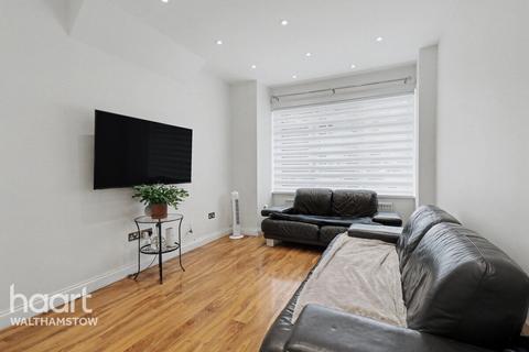 3 bed property, in Salop Road, £650,000