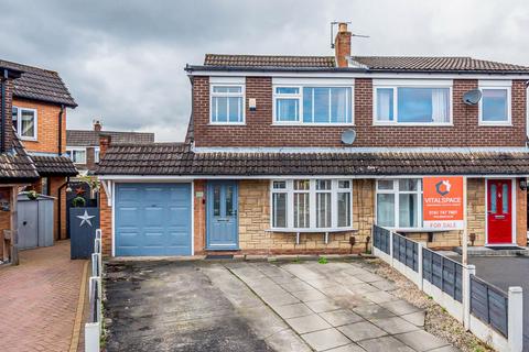 3 bed property, in Corfe Close, £318,000