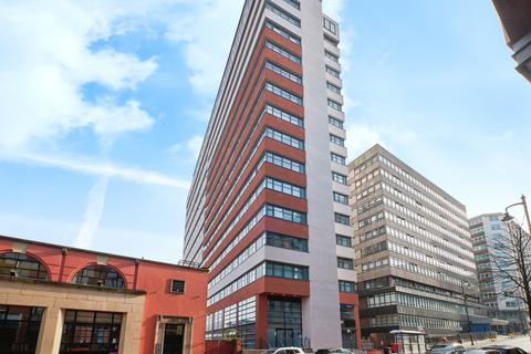 2 bed property, in Newhall Street, £155,000