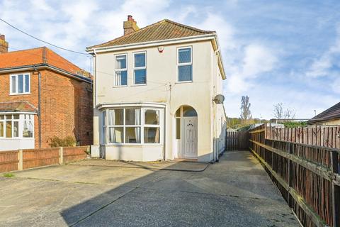 3 bed property, in Seagate Road, £225,000