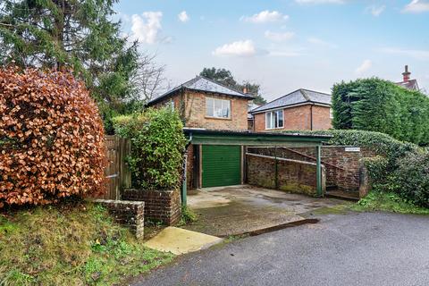 3 bed property, in Kithurst Lane, £650,000