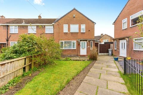 2 bed property, in Sealand Close, £265,000