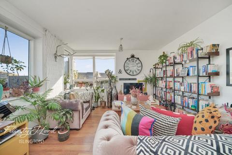 1 bed property, in Market Road, £350,000