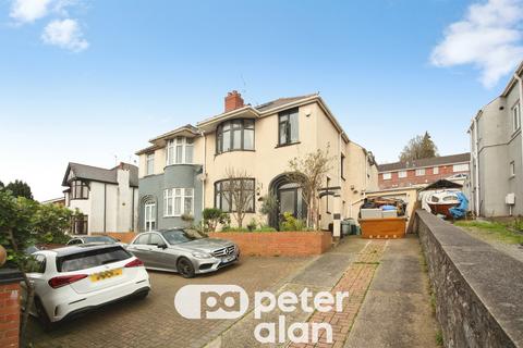 4 bed property, in Chepstow Road, £300,000