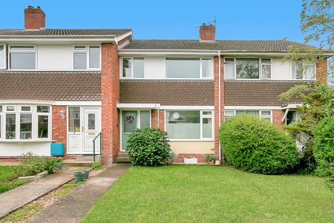 3 bed property, in St. Dunstans Close, £265,000