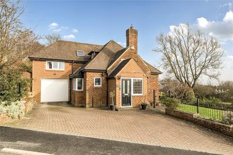 4 bed property, in Layton Mount, £700,000