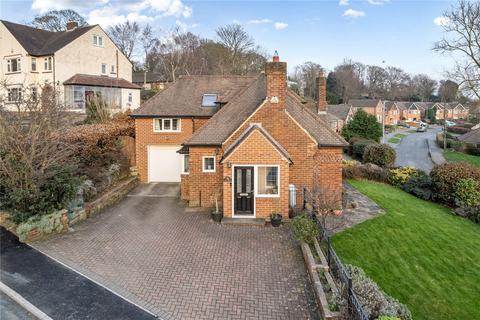 4 bed property, in Layton Mount, £700,000