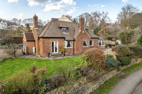 4 bed property, in Layton Mount, £700,000