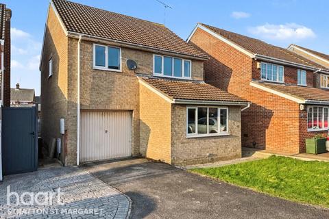 4 bed property, in Griffiths Close, £280,000