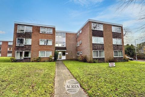2 bed property, in Ambury Way, £90,000