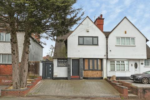 3 bed property, in Cannock Road, £230,000