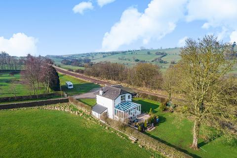 3 bed property, in Station Road, £775,000
