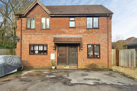 2 bed property, in Percy Road, £250,000