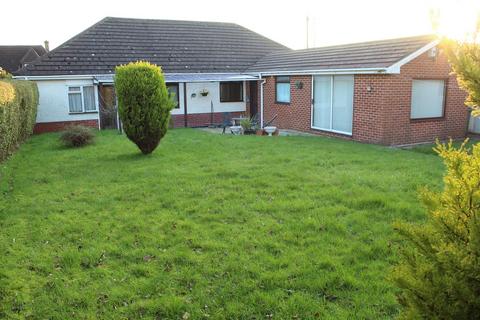 2 bed property, in Stretton Road, £325,000