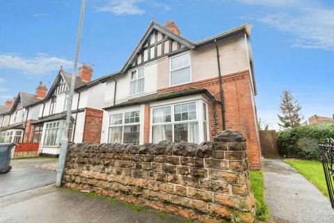 3 bed property, in Carnarvon Grove, £230,000