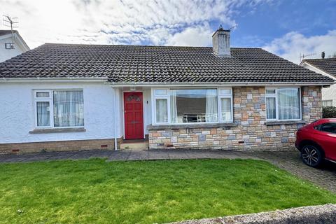 3 bed property, in Orchard Grove, £665,000