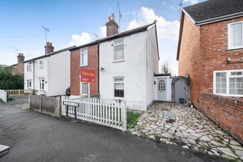 2 bed property, in Brinns Cottages, £370,000