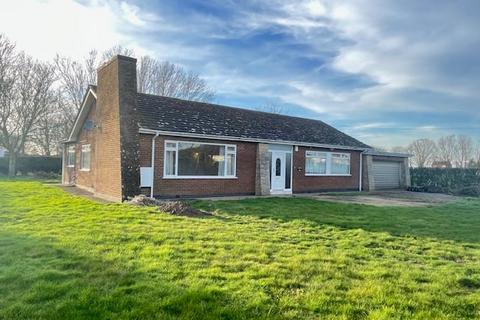 3 bed property, in Common Road, £190,000