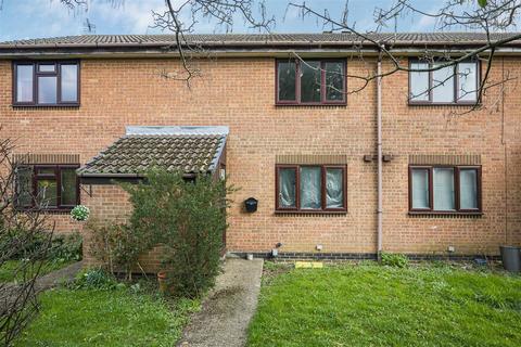 1 bed property, in Exbourne Road, £140,000