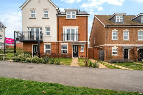 4 bed property, in Oak Avenue, £590,000