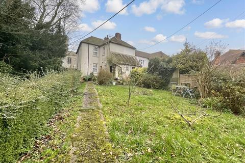 2 bed property, in Church Road, £300,000
