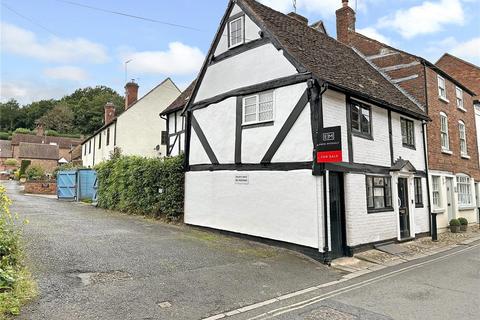 3 bed property, in High Street, £275,000