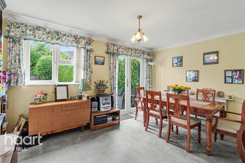 4 bed property, in Stonefield, £350,000