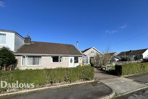 2 bed property, in Pontypridd CF38, £220,000