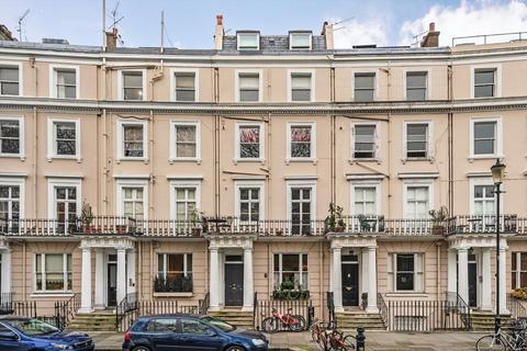 1 bed property, in Royal Crescent, £575,000