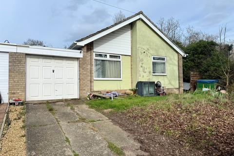 3 bed property, in Scott Road, £180,000