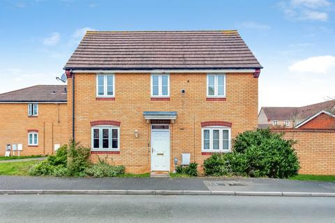 3 bed property, in Chequers Close, £250,000