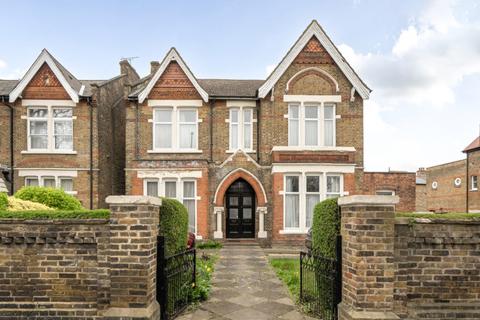 10 bed property, in Uxbridge Road, £2,200,000