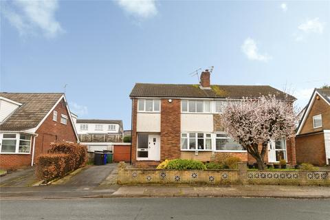 3 bed property, in Cotswold Crescent, £240,000