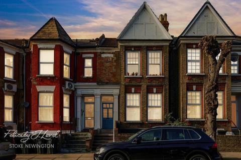1 bed property, in Forburg Road, £450,000