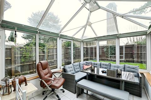 3 bed property, in Claremont Way, £485,000