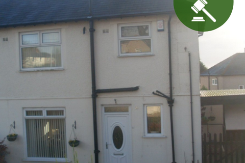 3 bed property, in Halifax Road, £125,000