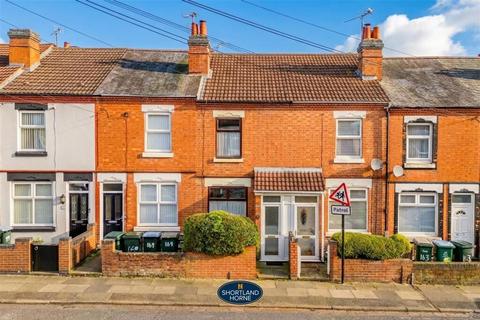 2 bed property, in Broomfield Road, £135,000
