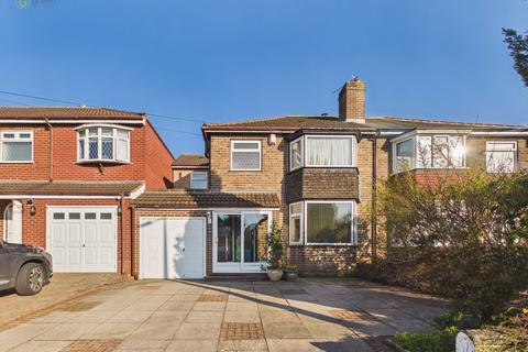 4 bed property, in Peak House Road, £360,000