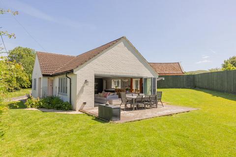 4 bed property, in Ridgeway Lane, £625,000