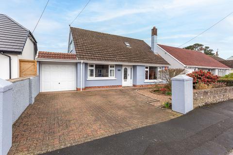 4 bed property, in Ellerslie Road, £425,000