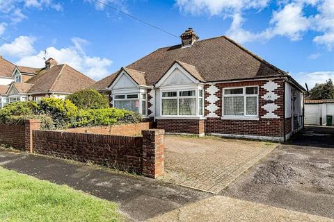 2 bed property, in The Kingsway, £325,000