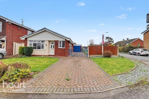 2 bed property, in Forest Road, £270,000