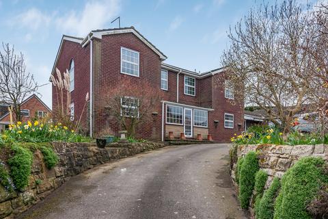 6 bed property, in Main Street, £650,000