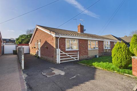 2 bed property, in Stephensons Walk, £215,000