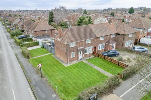 3 bed property, in Beckfield Lane, £325,000