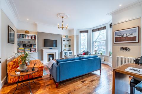 2 bed property, in Wymering Road, £795,000