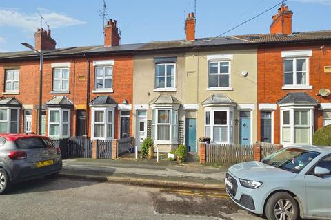 2 bed property, in Victory Road, £185,000